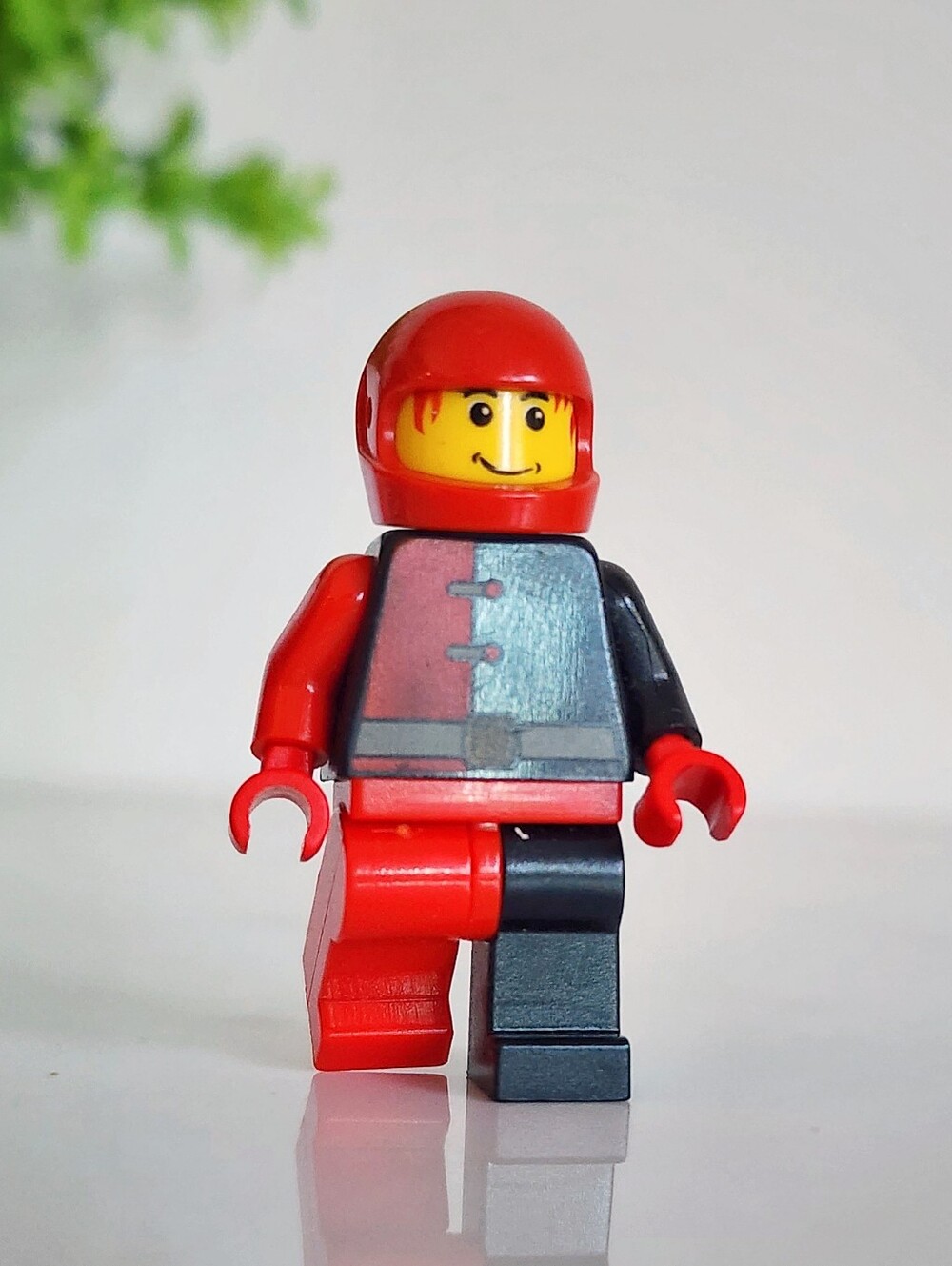 🔥 Vintage LEGO Red & Black Racing Minifigure Mixed Parts Classic Racer Helmet